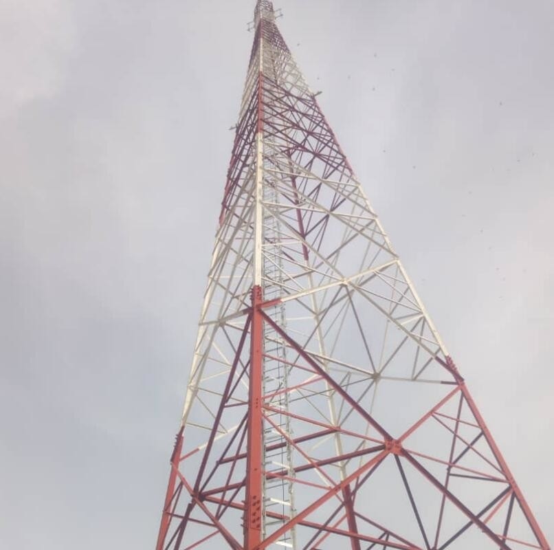 Решетчатая структура Q345B башни полигональной радиосвязи передающей линии стальная