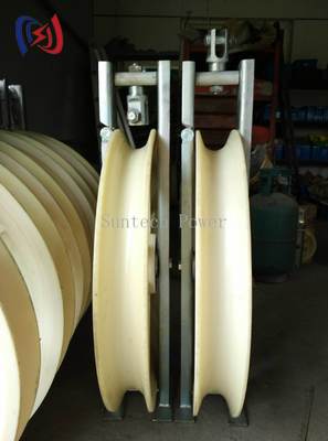 Тяжелый блок для протяжки проводов серии 822 с радиусом изгиба R570 и габаритными размерами 760x120x480 мм