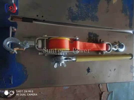 Изолированный натяжитель с номинальной нагрузкой 10-20 кН, изолированной лентой и регулировкой без инструментов для работы под напряжением
