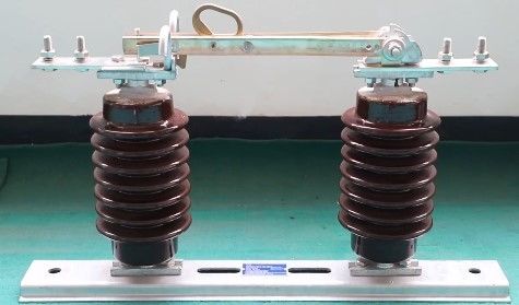 Одиночная фаза 15KV 600A отключая переключатель изолята фарфора