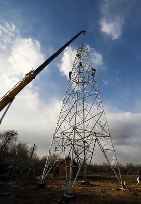 Башня электричества угла 132KV OHTL гальванизированная местом стальная